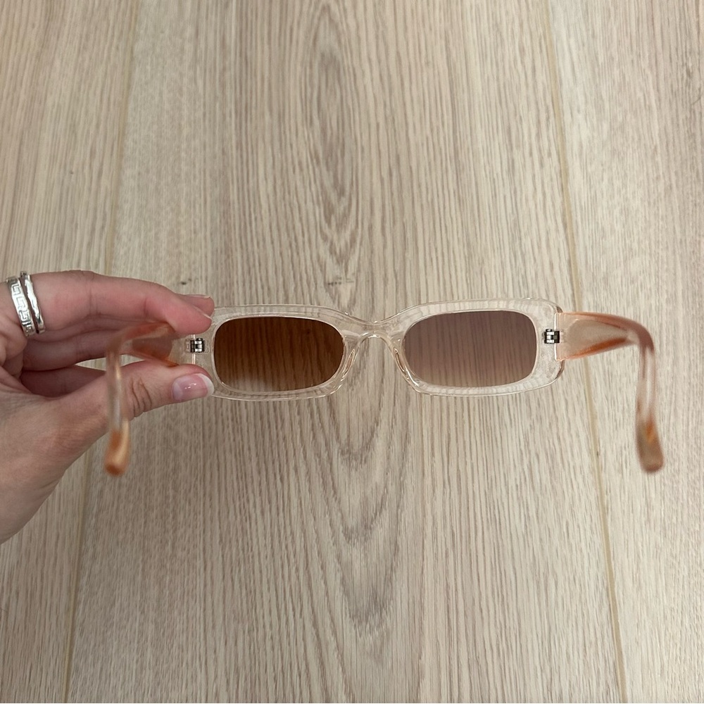 EUC Basic Sunglasses - Picture 3 of 4